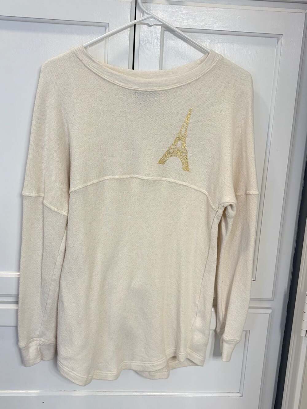 Rampage L'Amour Paris Graphic Sweatshirt in Cream with Gold Foil French Small